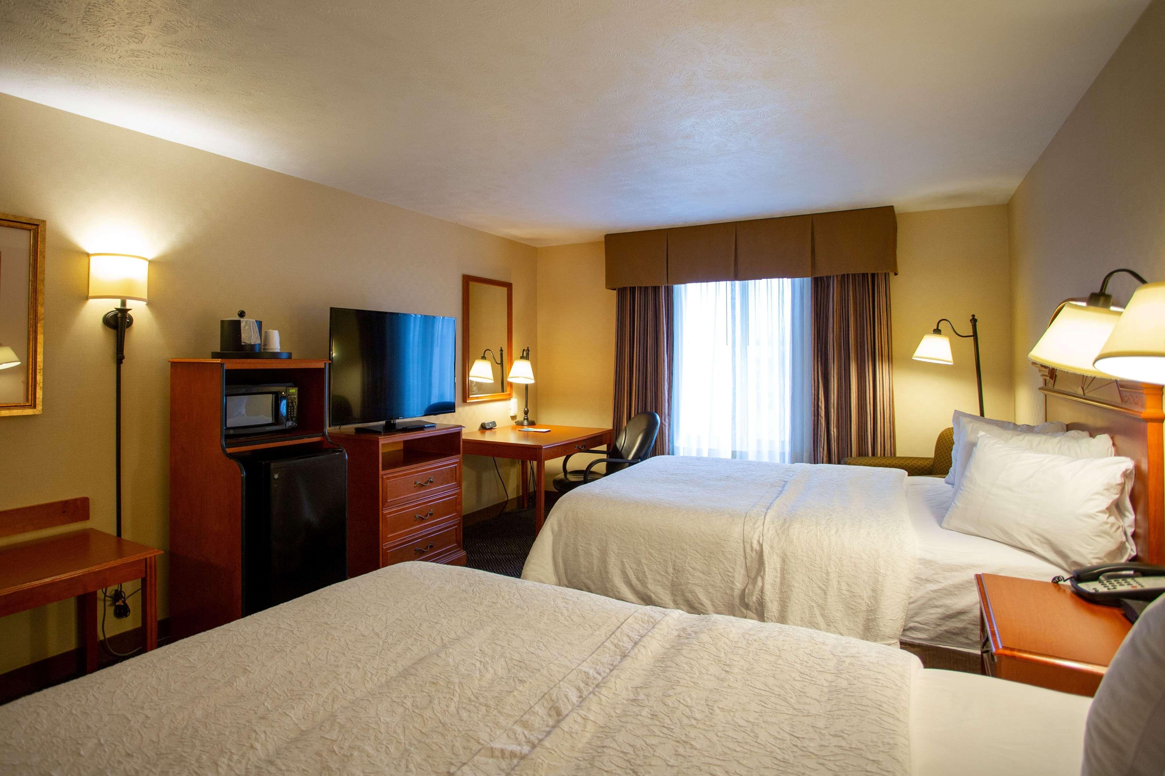 Hampton Inn Waterloo Extérieur photo