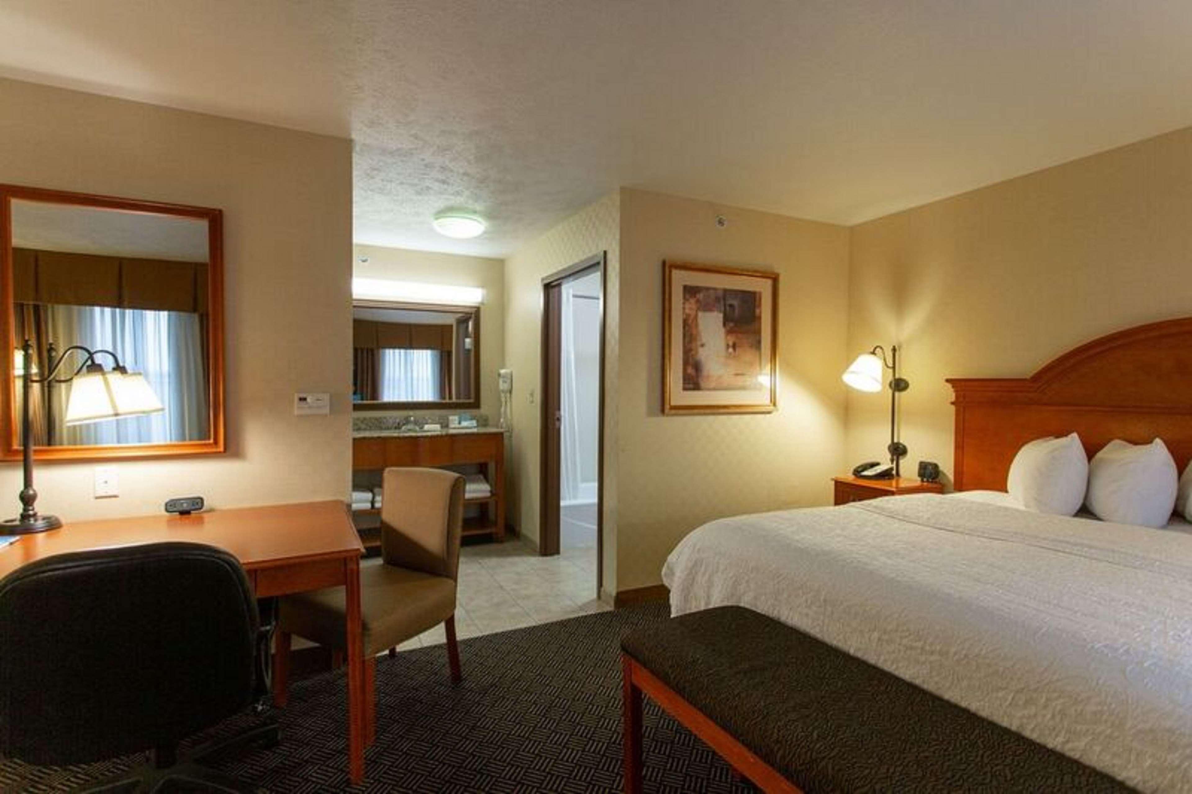 Hampton Inn Waterloo Extérieur photo