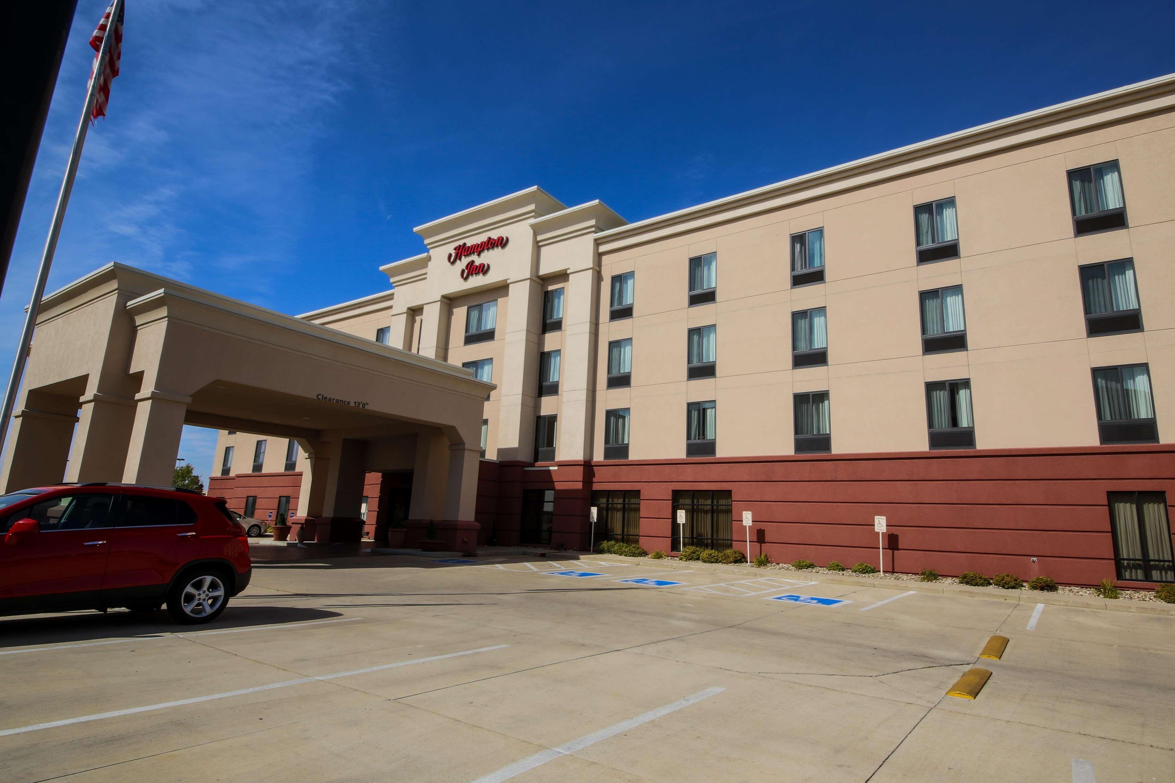 Hampton Inn Waterloo Extérieur photo