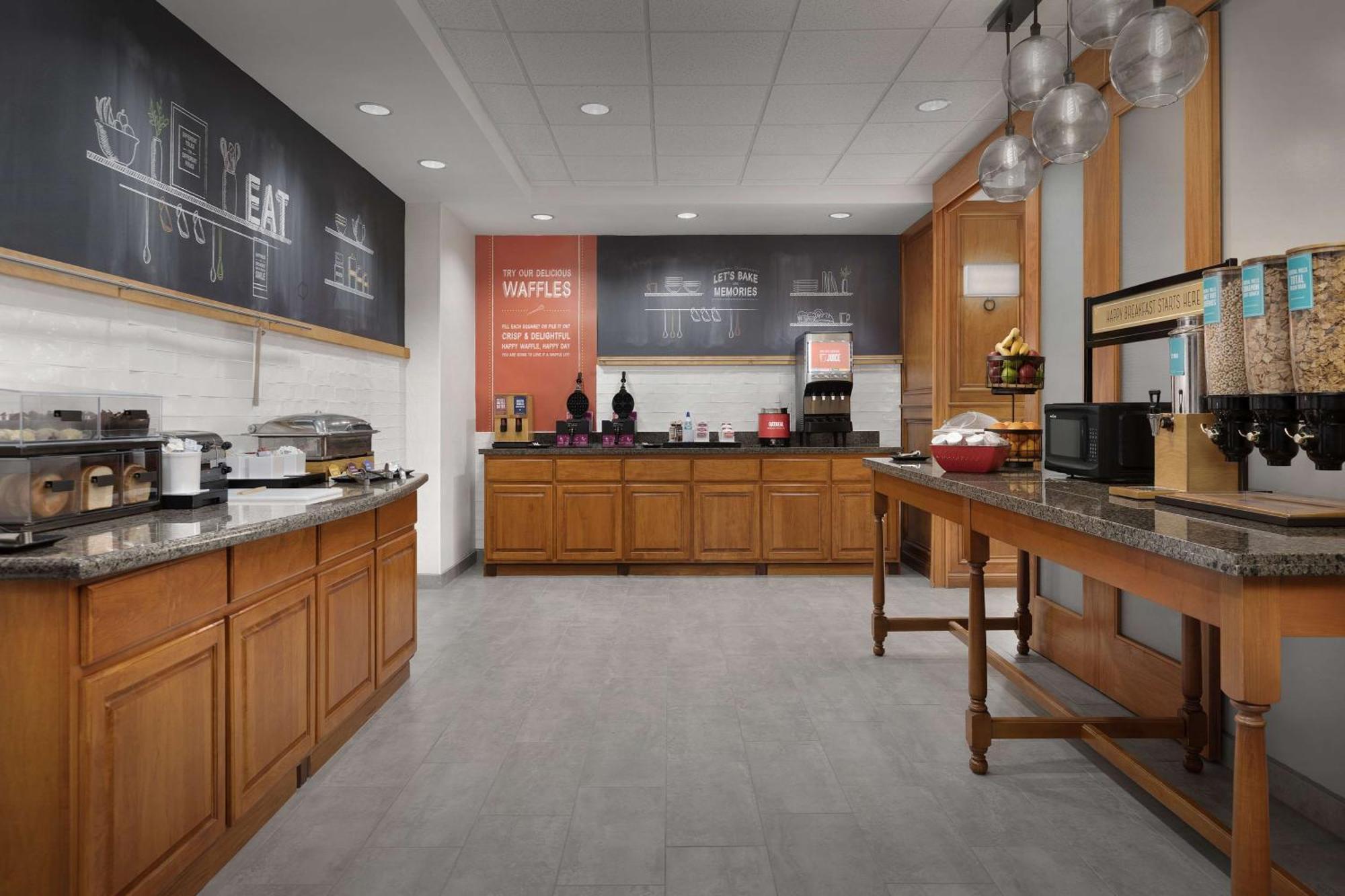 Hampton Inn Waterloo Extérieur photo