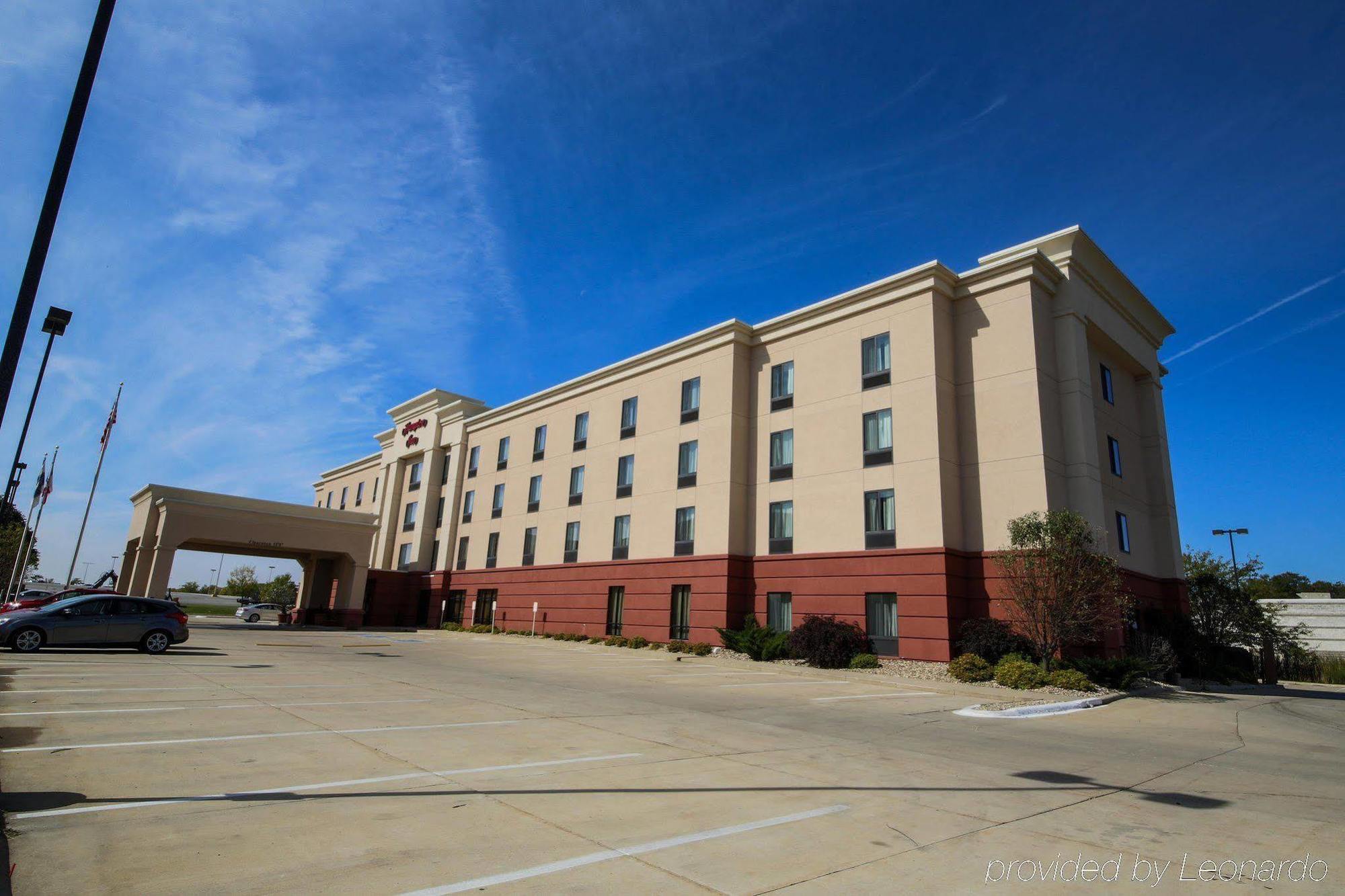 Hampton Inn Waterloo Extérieur photo